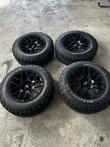 タイヤホイールセット　245/65R17 BF ラブ4 17インチ 5h J数オフセット不明