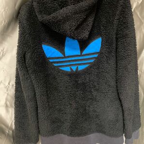 adidas Originals 完売品　入手困難　アディダス　パーカー　黒　青　モコモコ素材　使用感あり