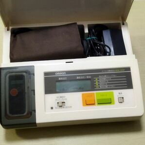 OMRONデジタル自動血圧計HEM-819T