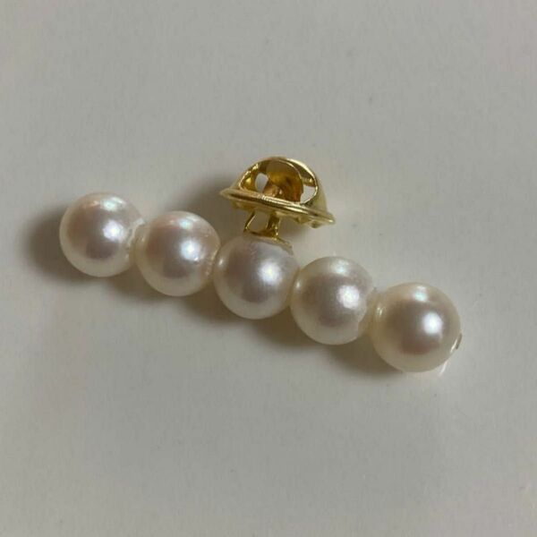 7.5mm珠 高品質 花珠貝パールブローチ オフホワイト系
