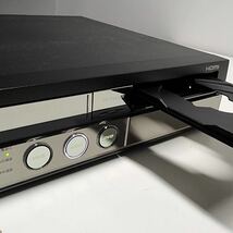 SHARP HDD・DVD・ビデオ一体型レコーダー VHS DV-ACV52 リモコン付 通電・DVD開閉のみ確認済 ジャンク扱い_画像8