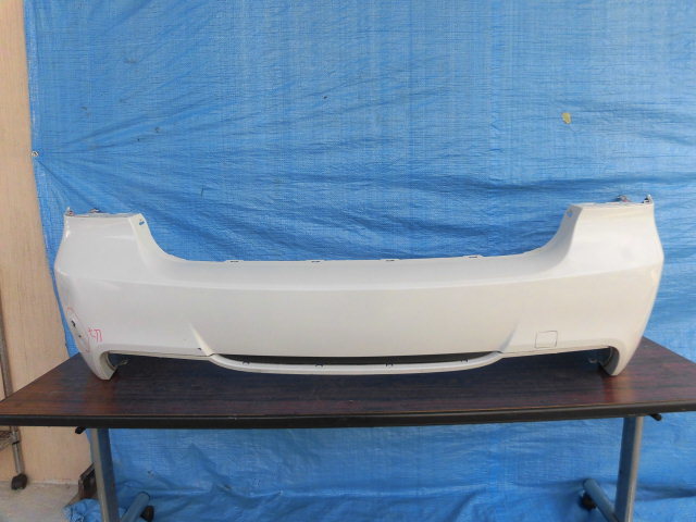 AA257 BMW E90 3シリーズ 前期 リアバンパー 7906500 白 AA257