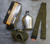 ①未使用 当時物 超長期保管 デッドストック CANTEEN BELT KIT アルミボトル 水筒 軍 ハンター 釣り キャンプ ビンテージ 容量不明_画像2