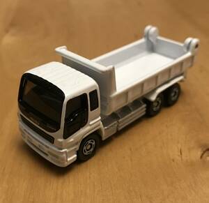 トミカ　いすゞ　ギガ　ダンプカー ホワイト 白 ISUZU GIGA DUMP TRUCK　TOMY TOMICA