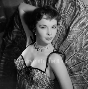 1955年　フランス映画「過去をもつ愛情」フランソワーズ・アルヌール　大きなサイズ写真 フォト