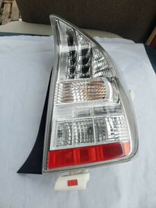 TOYOTA PRIUS ZVW30系トヨタプリウス純正テールライト 右 側STANLEY 47-37 GENUINE TAIL LIGHT.中古品