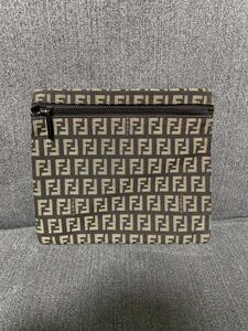 美品 FENDI フェンディ ポーチ ブラウン 総柄 マカダム ロゴ レディース メンズ 茶 小物入れ 化粧ポーチ 1円〜 