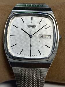 Ｂ954　腕時計　SEIKO/セイコー　5933－5040　クォーツ　3針　デイデイト　スクエア　シーガル　ビンテージ　アンティーク