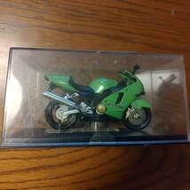 Kawasaki　Ninja ZX-12R　1/24 IXO_画像2