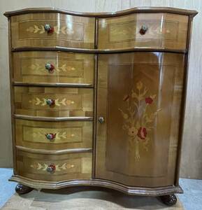 ro here antique style chest (309)
