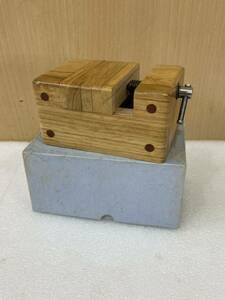 RM6586 wooden .. for? seal floor screw type?..?1222