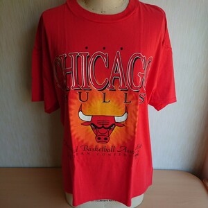 2312-29 【 古着 L 】 CHICAGO BULLS 半袖 シャツ