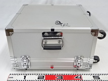 54-93/アルミボディー製 精密機器収納ボックス 光学機器保管 キャスター付き輸送ボックス 鍵付き ツールボックス? ハードケース_画像2