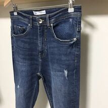 伸縮性抜群 春夏 ZARA MAN ヘビ柄 ウルトラ ストレッチ スキニー 送料230円 40 31 ダメージ デニム メンズ パンツ ジーンズ ネイビー_画像2