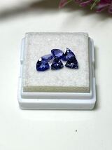 ★１００円オークション！ 6 個/2.20ct 天然パープリッシュブルー タンザナイト　トリリアント 5x5 mm 魅力的なカラー!_画像2