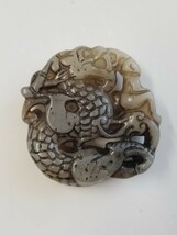 中国　翡翠彫り物　アクセサリー素材　根付 骨董品_画像1