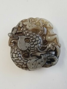 中国　翡翠彫り物　アクセサリー素材　根付 骨董品