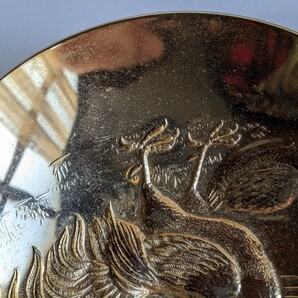 金メッキ 金杯 2個 神宮 鶏 酒器 盃 24KGP 菊の御紋 お正月 直径約7.4cm 6cm 24k GP 曇りありの画像3