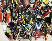 仮面ライダー・戦隊ヒーロー・ウルトラマンなどのおもちゃやフィギュア大量まとめて・ジャンク品・ベルト・武器・ソフビ_画像3