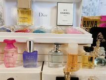 美品 ミニ香水 大量 CHANEL Dior CREED BVLGARI ANNA SUI 他 ブランド香水 香水まとめ売り _画像8