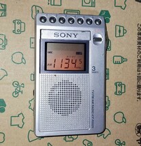 ICF-R553V ソニー SONY 受信確認済 AM FM ワイドFM ポケットラジオ 名刺サイズ 軽量 通勤 出張 野球 競馬 ジョギング 防災 登山 178972_画像1