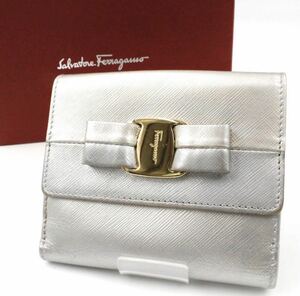 【希少カラー】Ferragamo フェラガモ　ミニ財布　ヴァラリボン　シルバー　入手困難　バイカラー　ガンチーニ　リザード　　ユニセックス