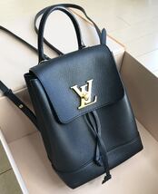 Louis Vuitton Lock Me Mini カーフ リュック_画像1