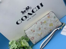 コーチ COACH 長財布 財布 レディース 花柄 お正月 プレゼント 贈り物 ロング ジップ ブランド 大容量 新品未使用 ファッション C8695 C101_画像3