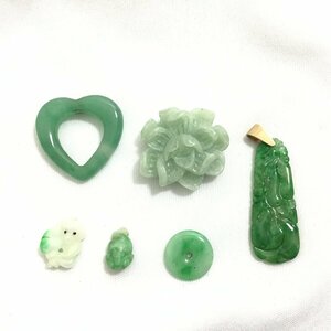 ヒスイ　翡翠　緑色　彫刻　細工　和装　小物　飾り　帯留め　透かし彫り　ルース　裸石