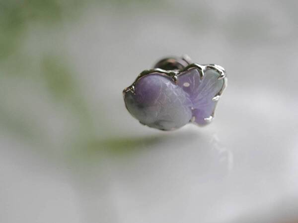 翡翠 彫刻 SV 鑑賞 ブローチ 天然無処理ヒスイ 和装小物