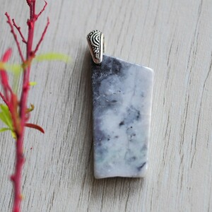  thread fish river ..SV pendant top natural less processing jade 17.9g