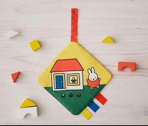 miffy めくってさわって楽しめるミッフィーのシャカシャカ布おもちゃ