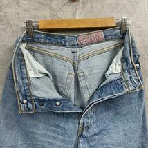 Levi's901 フランス製 ライトブルー ボタンフライ デニムジーンズパンツ W32L32 実寸W26in 赤タブ 901-0114 USA古着 L220608-N326_画像3