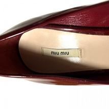 ミュウミュウ miumiu パンプス 34 1/2 - エナメル（レザー） ボルドー レディース オープントゥ 靴_画像5