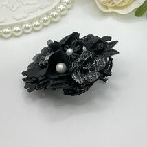 ブローチ・コサージュ・バッグチャーム◇ブラック系 お花モチーフ パール◇8×7cm・3cm◇ハンドメイド◇_画像3