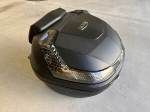 GIVI リアボックス モノロック　37L B37NT ブラック　スモークレンズ