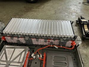 リーフ　Battery　AZE0 中期　24KW リチウムイオン　２００V ユニット　２４個set　縦置き　オフグリッド　蓄電池　ソーラーシステム