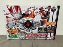 新品　仮面ライダードライブ　変身ベルト DXドライブドライバー &シフトカーホルダースペシャルセット バンダイ_画像1