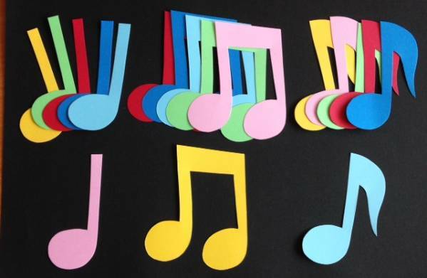 ３　音符　いっぱい　壁面飾り　壁面装飾　音楽　ピアノ　幼稚園　保育園　施設