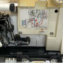 JUKI MO-303 ジューキ 3本糸オーバーロックミシン 通電・針の動作確認のみ 現状品 ジャンク品_画像3