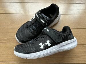 20.0cm アンダーアーマー スニーカー ブラック UNDER ARMOUR