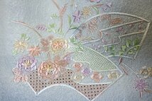 【送料無料】未使用品 訪問着 スワトウ刺繍 汕頭 灰水色 扇 吉祥花 刺繍 身丈156cm 裄丈64cm 正絹 仕立て上がり フォーマル 袷 m-5470_画像4