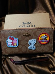 【1スタ】C-459 新品未使用 COACHピーナッツ コラボ スヌーピー ヴァーシティー ワッペン リストレット ジップ アラウンド 長財布