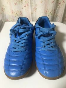 umbro 室内用フットサルシューズ　トレーニングシューズ26.0cm アクセレイターサラ ブルー