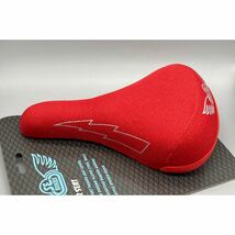 Se Bikes Flyer Seat BMX サドル　レッド　赤　新品未使用_画像1