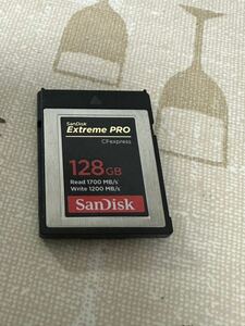 SanDisk 128GB Extreme PRO CFexpress Type-B メモリーカード, 1700MB/s Read, 1200MB/s Write ケース付き