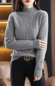 新品☆ふんわり柔らかミンクカシミヤ　着痩せ　デザインケーブル編み可愛いハイネックニットセーター　薄いグレー