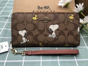 COACH コーチ 財布 長財布 SNOOPY ギフト スヌーピー プレゼント ブランド 小銭入れあり ギフト 新品未使用 レザー ストラップ付き A147