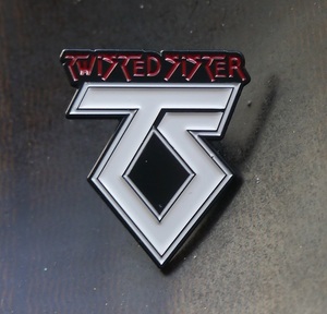 新品　バンド　トゥイステッド・シスター　ピンブローチ　ピンバッジ　ピンズ　Twisted Sister ヘヴィメタル・バンド