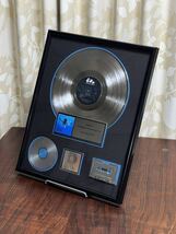 Nirvana Nevermind RIAA Platinum Sales Award Presented to KURT COBAIN ニルバーナ　ネバーマインドRIAA プラチナ　カートコバーン宛_画像2